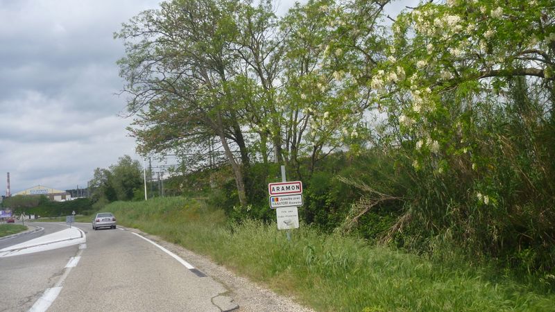 Arrivée à Aramon en 2015 par la D 126 , ViaRhôna ?