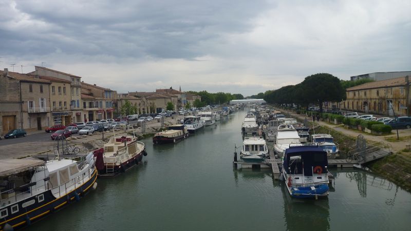 La halte Fluviale du canal du Rhône à Sète vue à Beaucaire en mai 2015