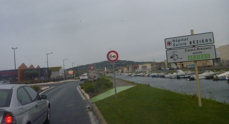 Sète : Mdr une piste cylable sortie de nulle part .. sur la fin de la deux fois deux voies..