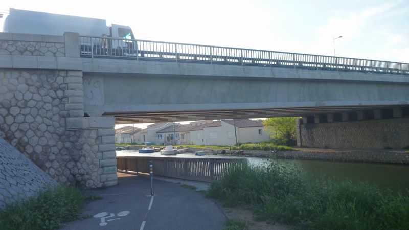 Du côté de Frontignan, une piste dite cyclable qui ne mène nulle part..