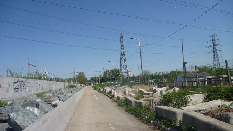 ViaRhôna : Passage Glauque entre Gerland et saint Fons en 2015
