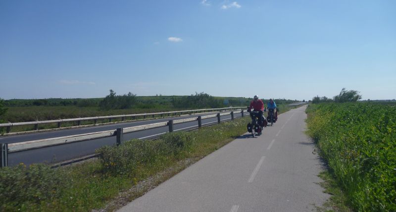 Ya même des saccochards sur ViaRhôna, venus de l'Est, en route vers Sète, en avril 2015