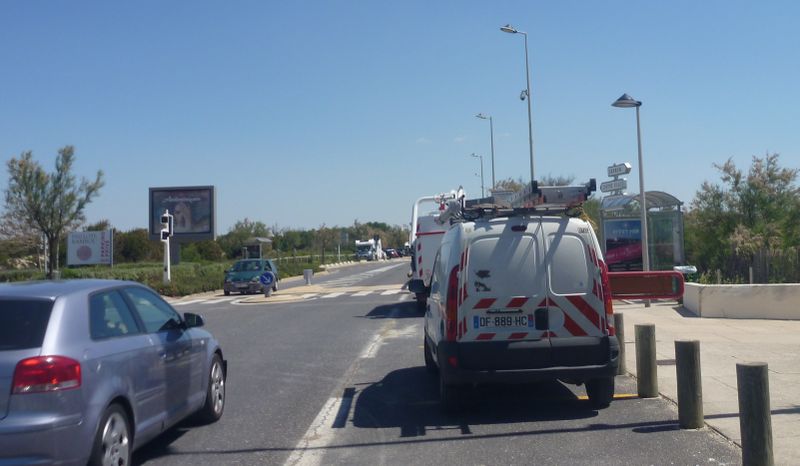 Piste cyclable à la Grande Motte ; vue en 2013, en avril 2012 et mai 2015 ; toujours la même photo..