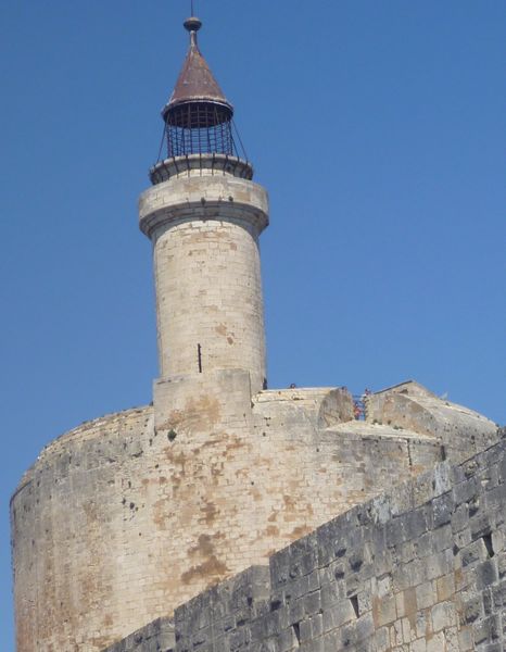 Détail, sommet de la la tour de Constance de Aigues mortes en 2015