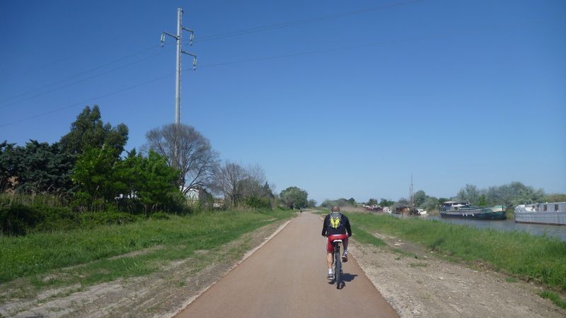 Piste cyclable Aigues mortes vers Tour Carbonnière Gallician et saint Gilles : avril 2015