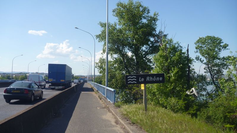 Passage au dessus du fleuve Rhône