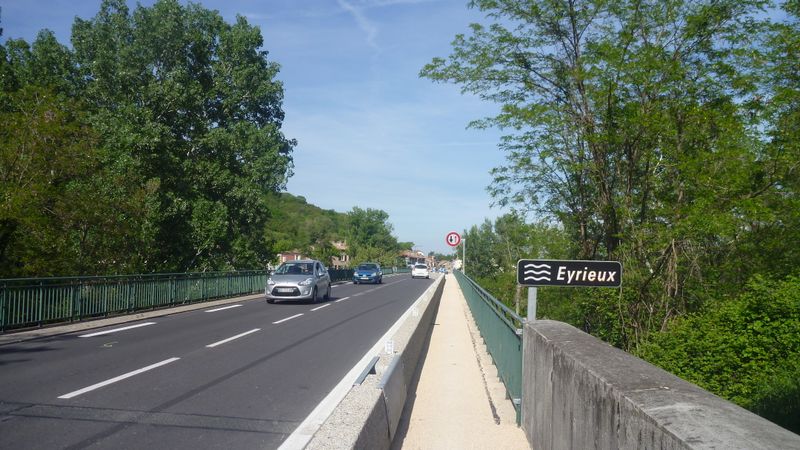 Passage du pont sur l'Eyrieux à Beauchâstel en 2015 sur ViaRhôna