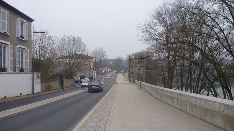 Fontaines sur saône 2015 : C'est pas cyclable ça ?