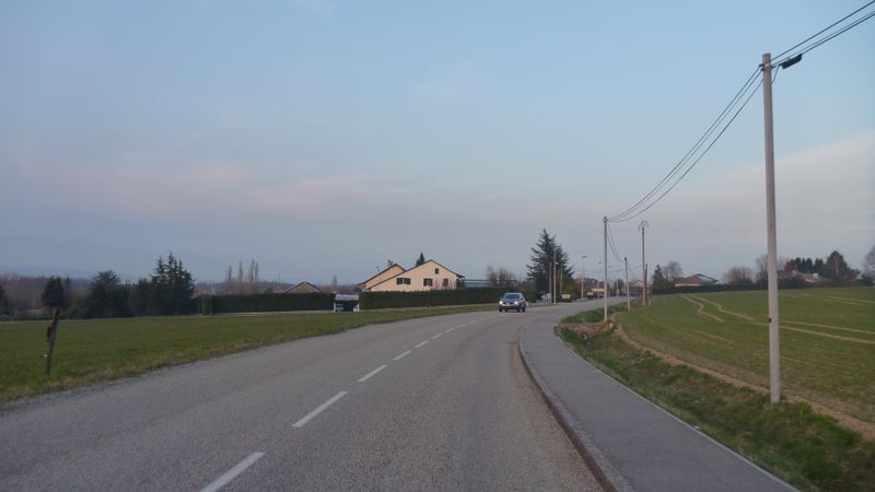 De Valleiry vers Chancy : beaux trottoirs en 2015 : et ViaRhôna dans tout ca ?