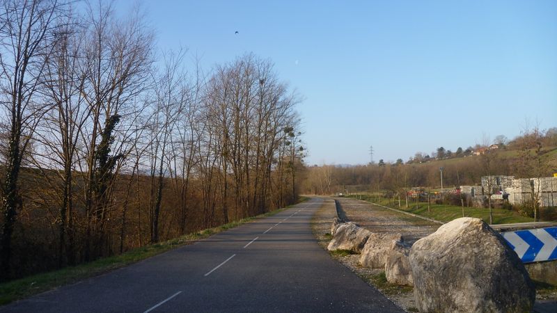 On the road again sur ViaRhôna, après Belley vers le sud en 2015