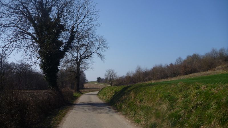 Petites routes au Nord de Morestel à la recherche de ViaRhôna en 2015