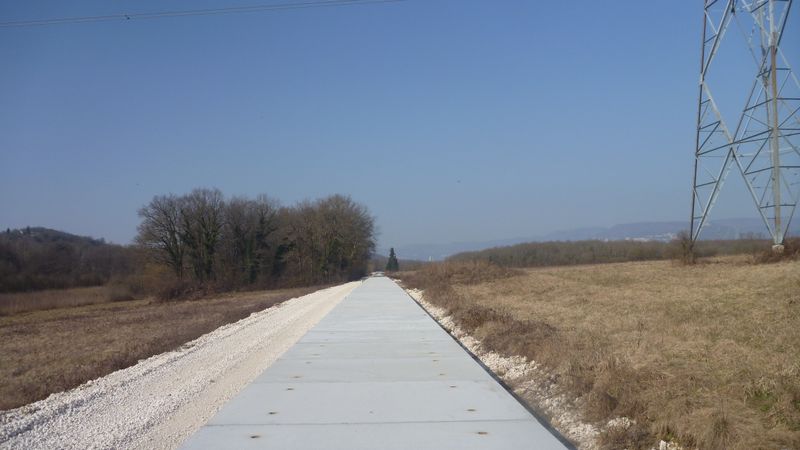 La Voie dite verte Béton : ViaRhôna ?