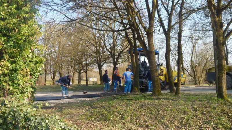 Goudronnage de la piste cyclable en 2015 : Montalieu Vercieu