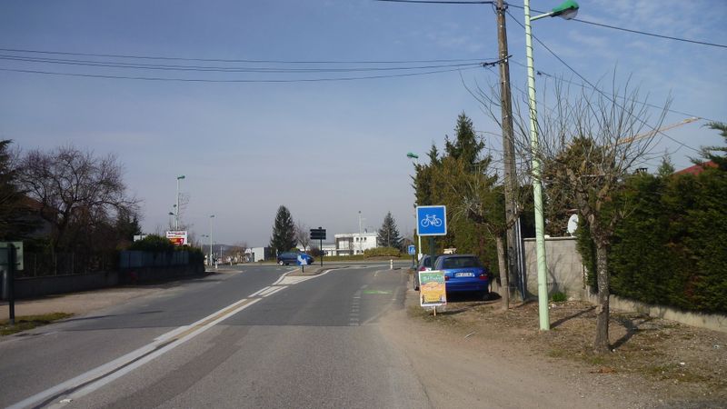 Arrivée au Giratoire de .. pas de trace de balisage ViaRhôna