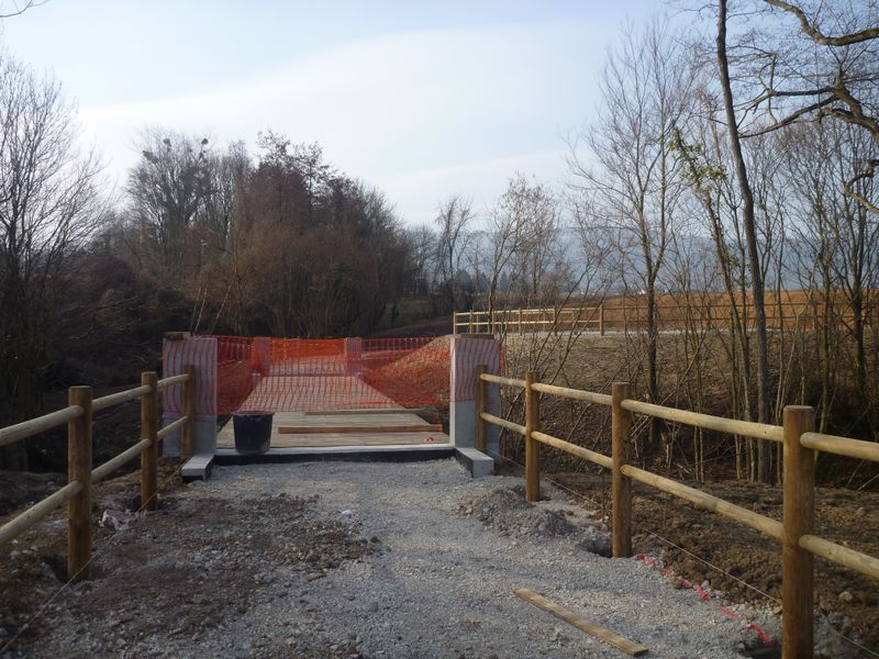 VuaRhôna : Passerelle sur le Nant .. à Valleiry : 2015