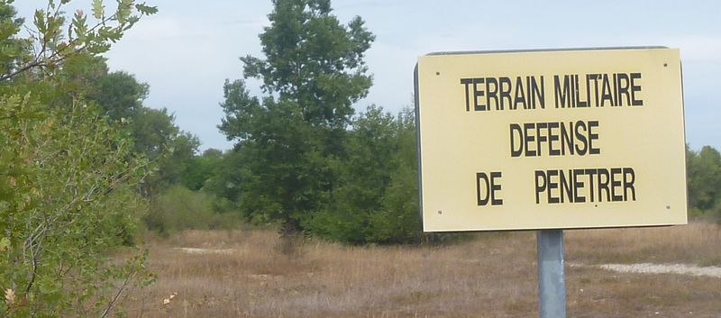 Camp militaire de la Valbonne : Défense de Pénétrer