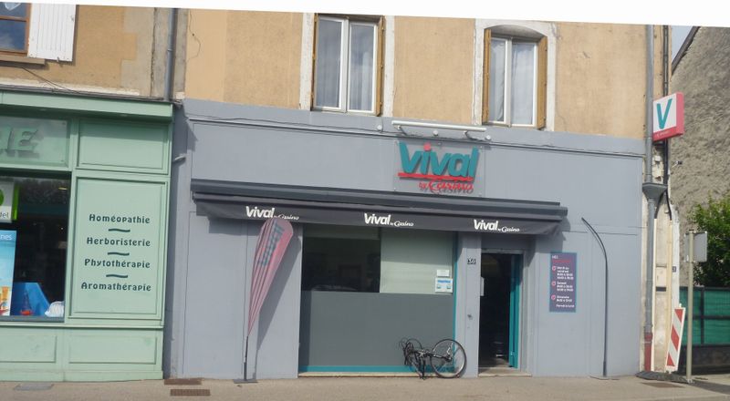 Superette : Vival de Sault Brenaz en 2015
