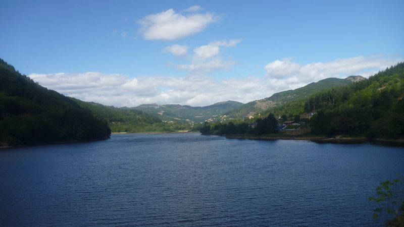 Lac de .. avant le Cheylard, en vallée de l'Eyrieux vu en 2015