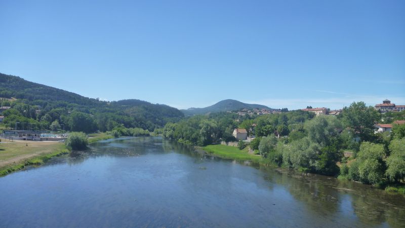 La Loire prend ses aises ici