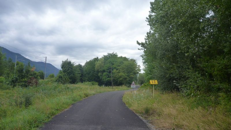 Et la voie étant goudronnée, superbe passage .. à Bicyclette entre Pontcharra et Goncelin