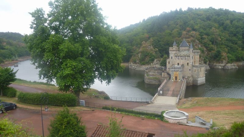 Château fort de La Roche sur la Loiree