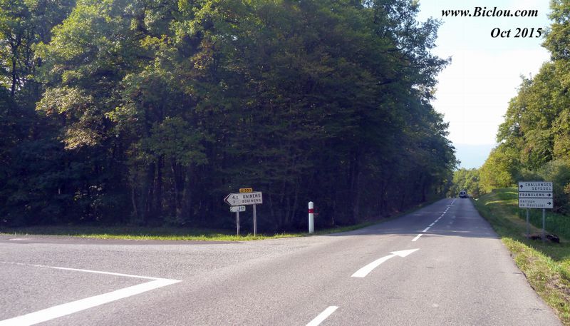 Balisage curieux ViaRhôna ici D14 - D331 : Chêne en Semine vers Usinens, coupage de route danger