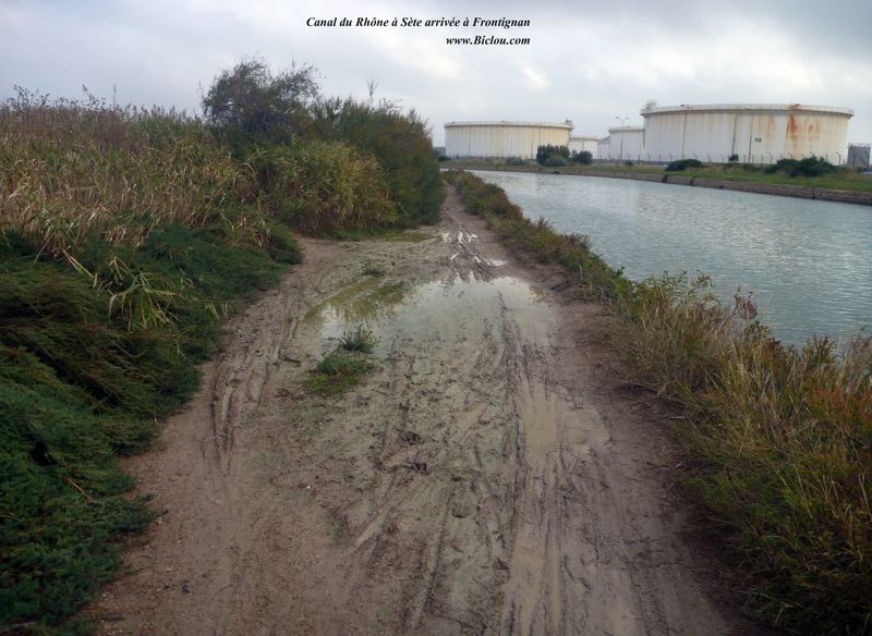 Le long du canal du Rhône à Sète, à Frontignan, un peu boueux mais ca passe