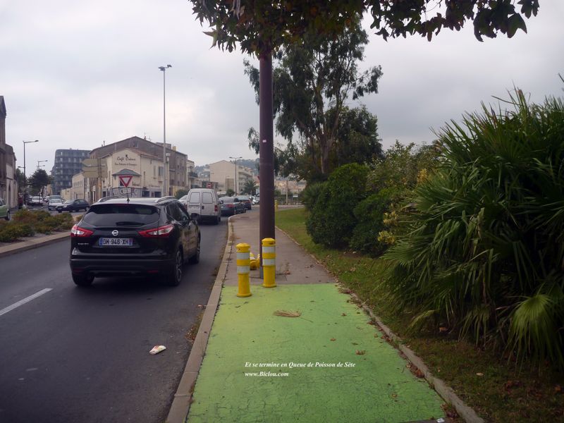 Drôle de Piste cycblable à Sète : avenue Gilbert Martelli