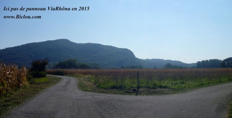 ViaRhôna : Manque Balise ici avant Chanaz (5eme année) en Savoie pour la droite