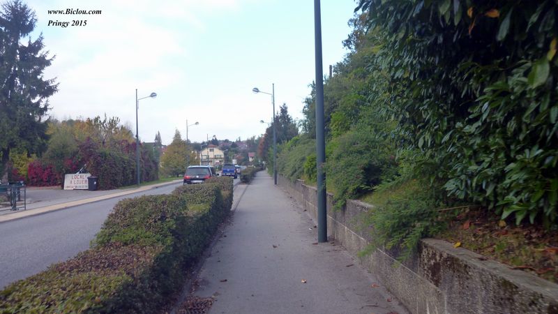 Pringy sortie Nord vers genève ; piste cyclable