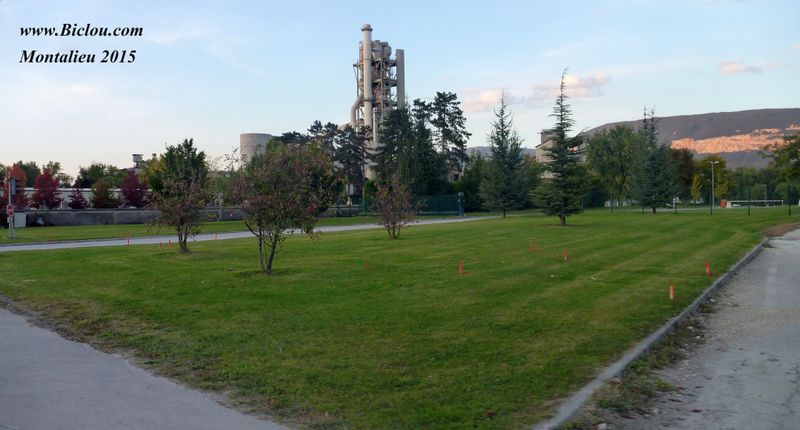 ViaRhôna tangente la cimenterie Vicat de Montalieu Vercieu en 2015