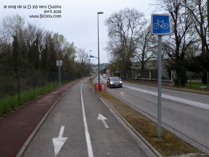 Le long de la D 315 Vers Oullins, des pistes cyclables parfois