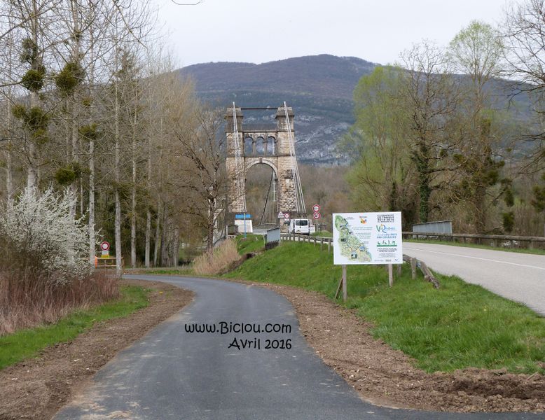 ViaRhôna au pont du Port de Groslée en avril 2016