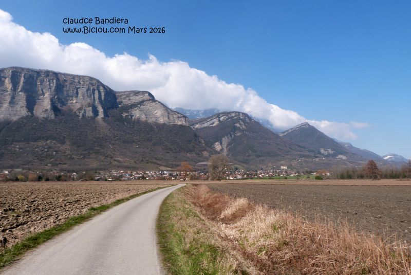 Arrivée dans la plaine du Grésivaudan, le Touvet au pied de la Chartreuse