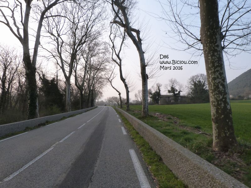 Et si on poussait les murs bordant la D86 en sortie de Baix, direction Cruas : 2016 ?