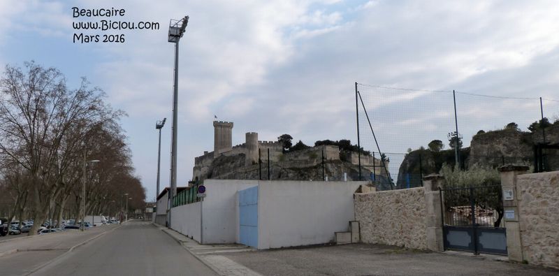 Arrivée en vue du château de Beaucaire