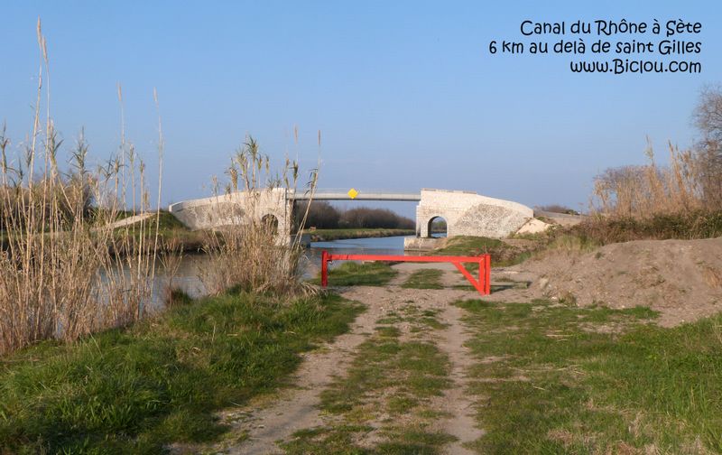 Pont d'Espeyran sur le canal du Rhône à Sète