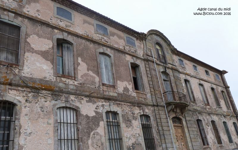 Bâtisse languedocienne ancienne était un bâtiment administratif de style Lous XV construit en 1751