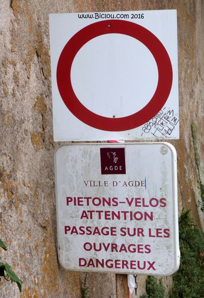 Interdiction : Canal du midi : Ainsi ils sont couverts, mais un petit effort de restauraation par endroits serait bien..