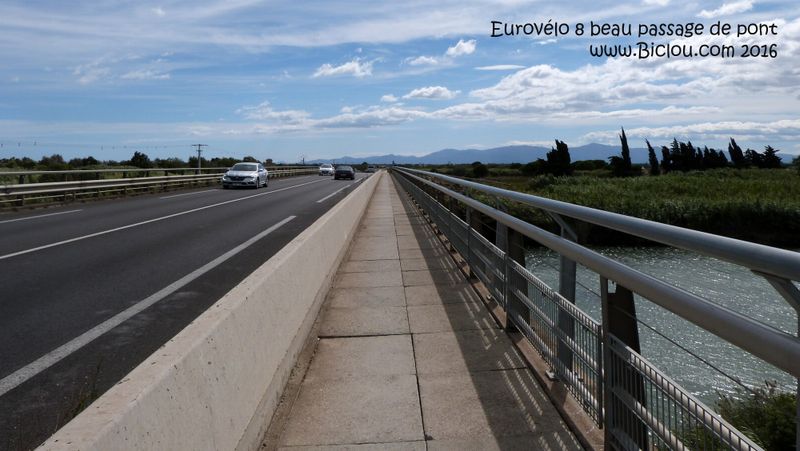 Voici un passage de pont bien traité cyclistes