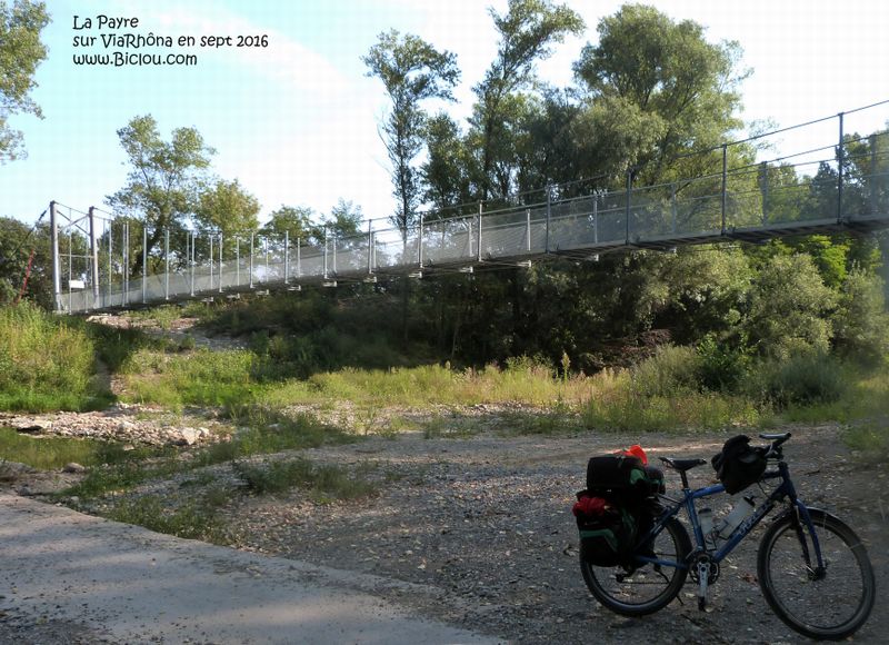 En effet la passerelle de la Payre , est bien posée en sept 2016, ya pu ka ..