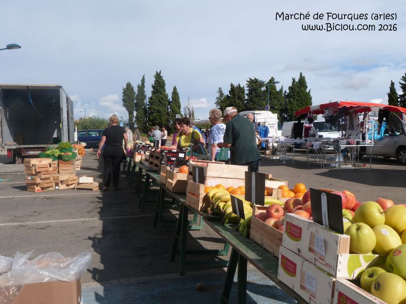 Marché de Fourques en septembre 2016