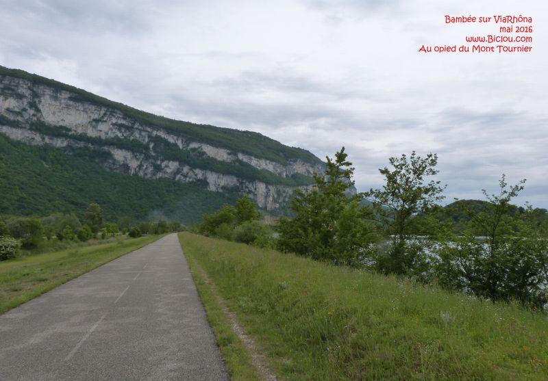 ViaRhôna : Au Pied du Mont Tournier