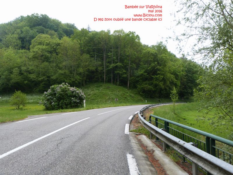 ViaRhôna : La D 992 vers Seyssel n'a pas de Bandes cyclable ici sur 100 m 