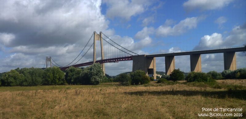 Le pont de Tancarville vu du halage de la Seine