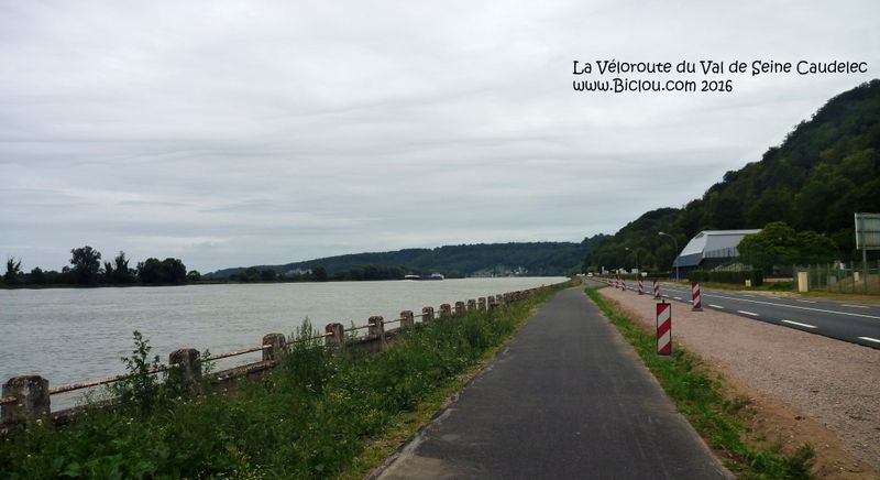 Véloroute du val de Seine après Caudelec, toute neuve en 2016