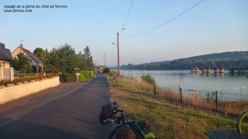 Halage de la Seine vers Vernon en 2016