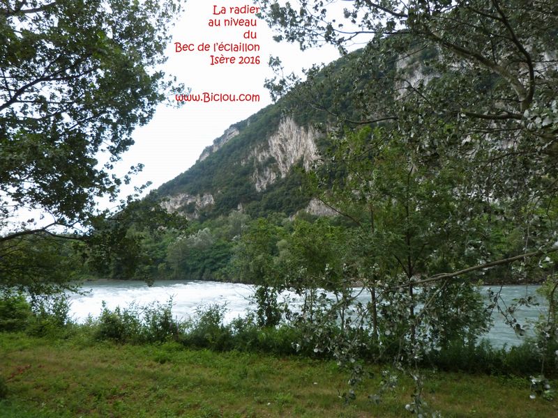 Le radier sur l'Isère au niveau du Bec de l'échaillon, vu de ViaPreAlpina 2016