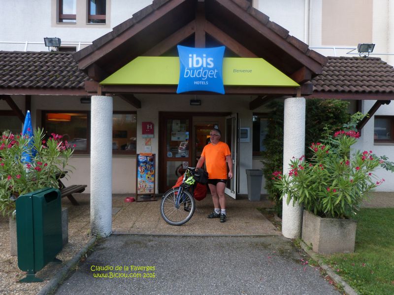 Claudio de la Faverges, sortant de chez Ibis Voreppe ..en 2016