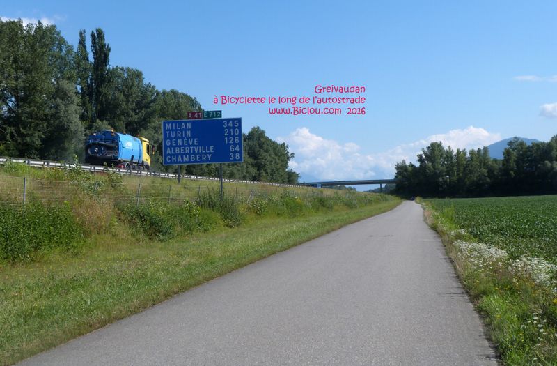 Bicycler en Grésivaudan, comme ici le long de l'autoroute